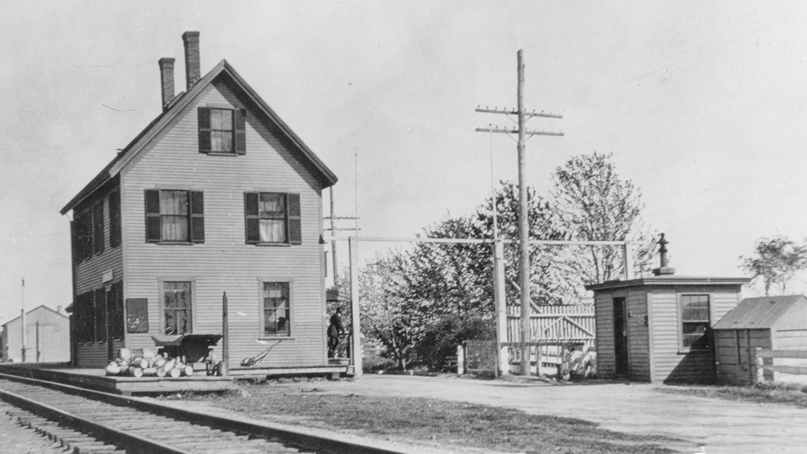 Newington Railroad Depot and platform facing south
