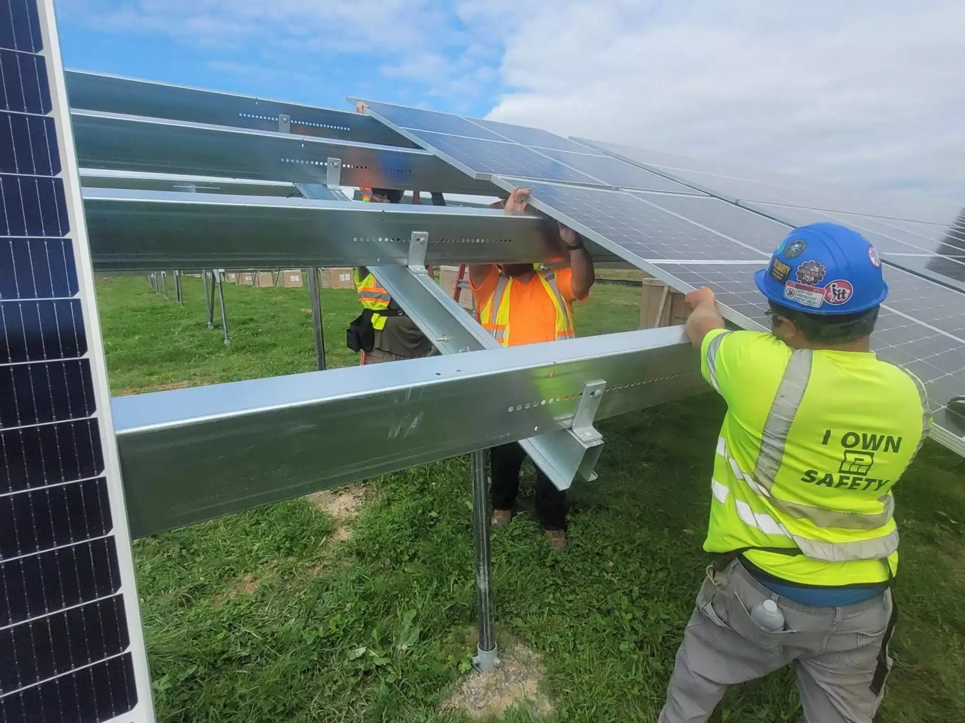 community solar project build