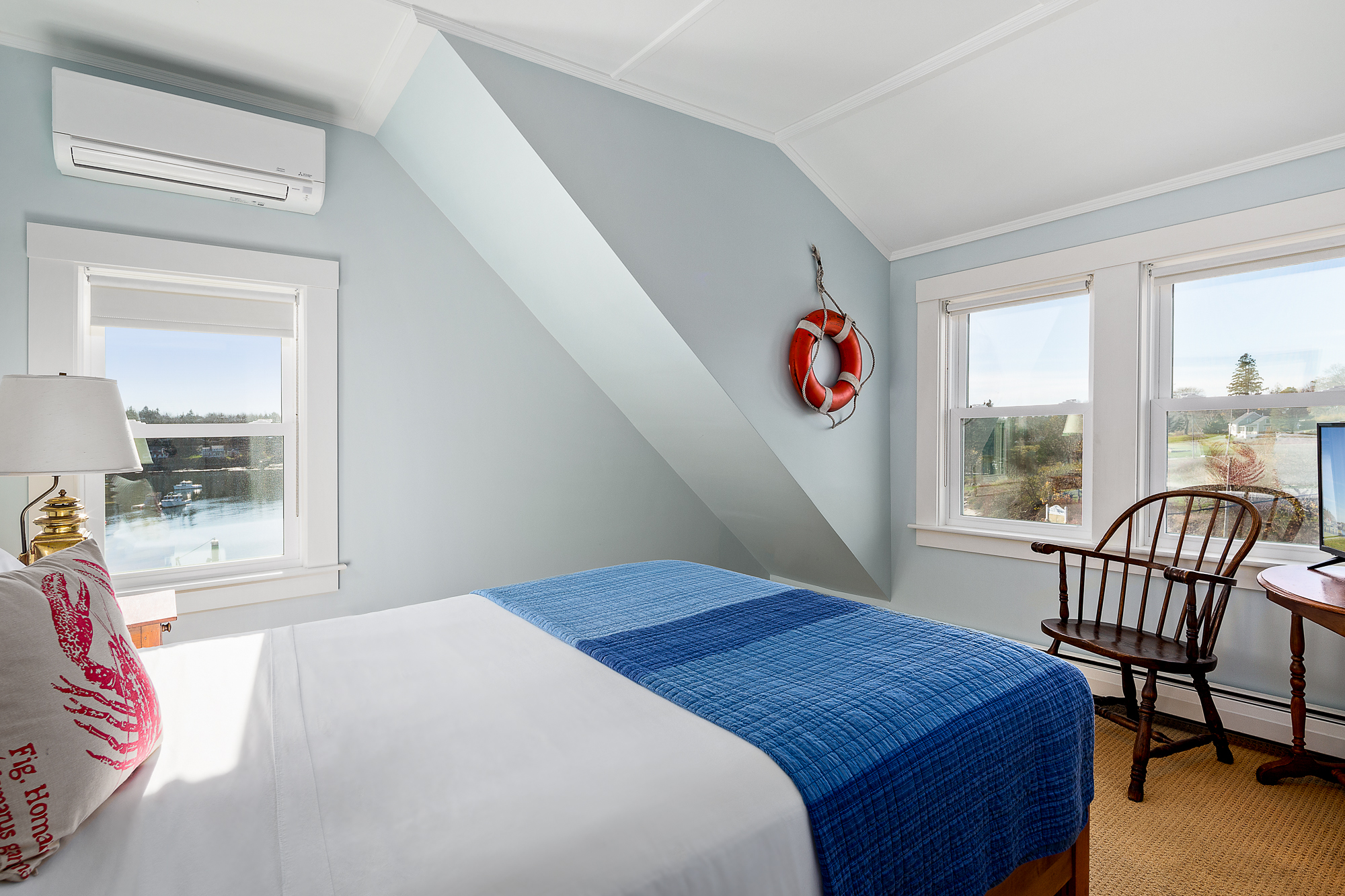 Guest Rooms | East Wind Inn
