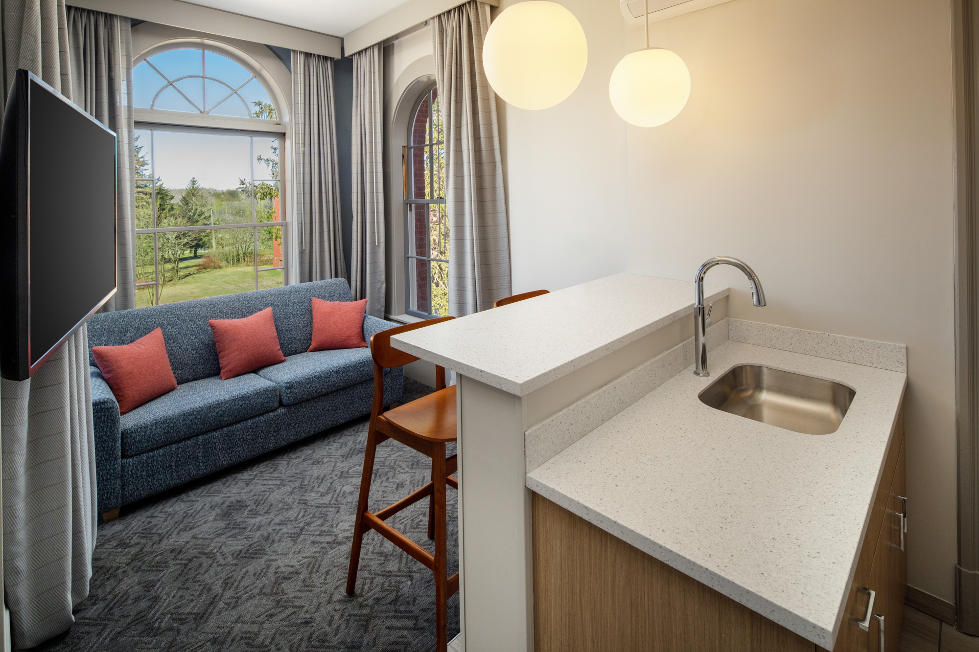 Image of Presidential Holmes Suite