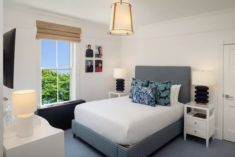 Image of a Petit Queen Room