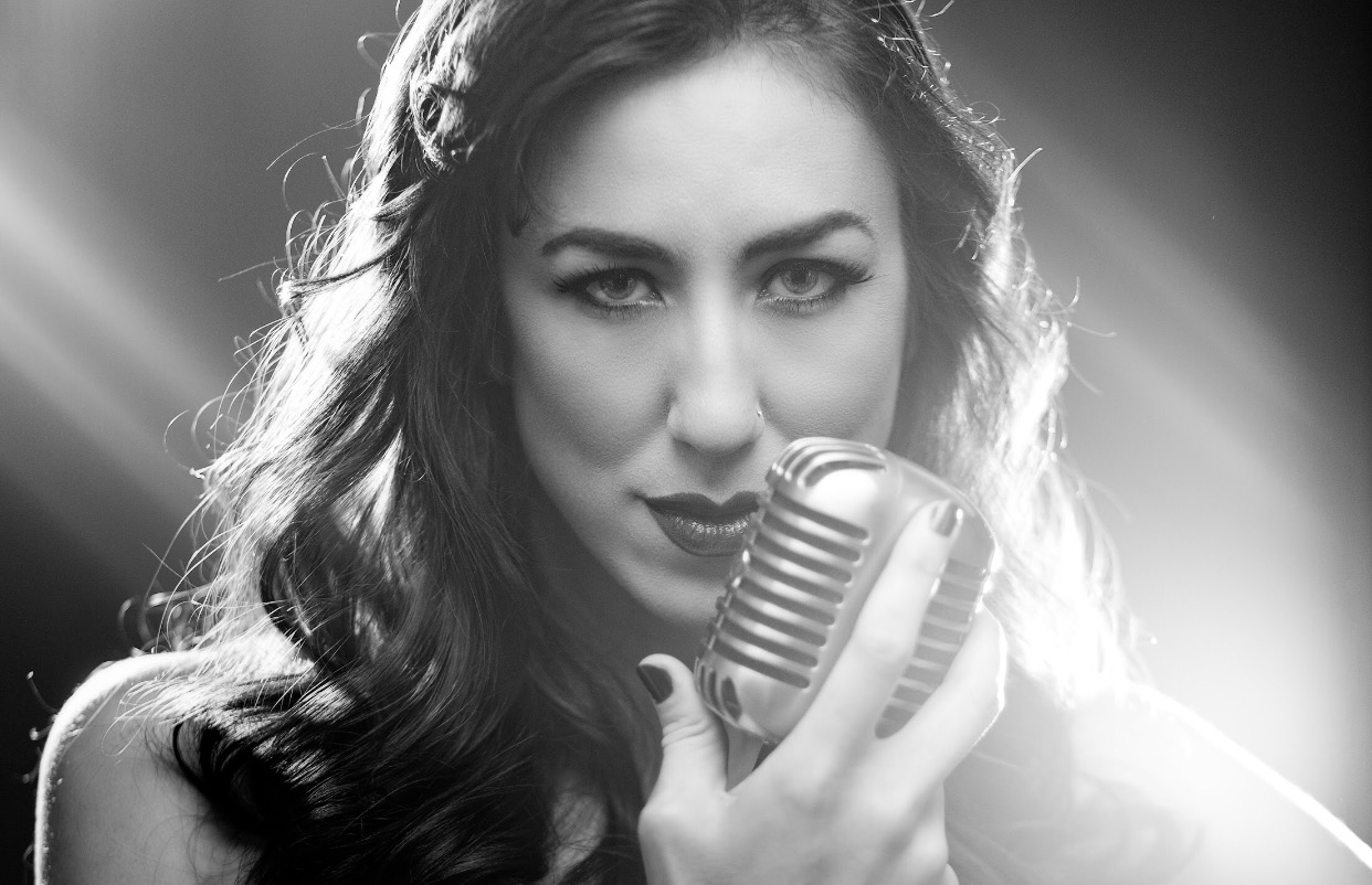 Live Music in Hamilton's Kitchen Lounge - Chase Shellee Image