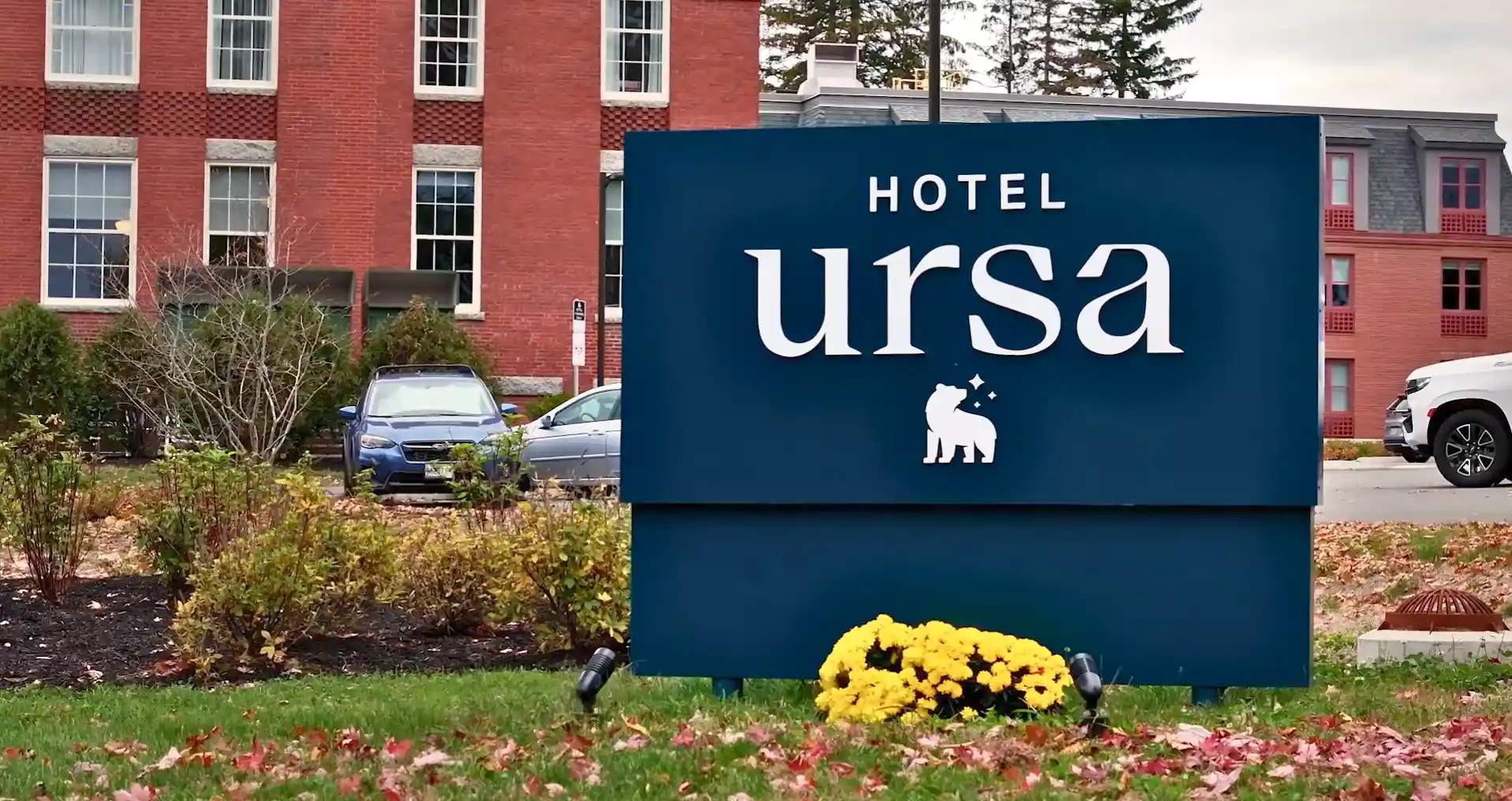 Hotel Ursa Fall Maine