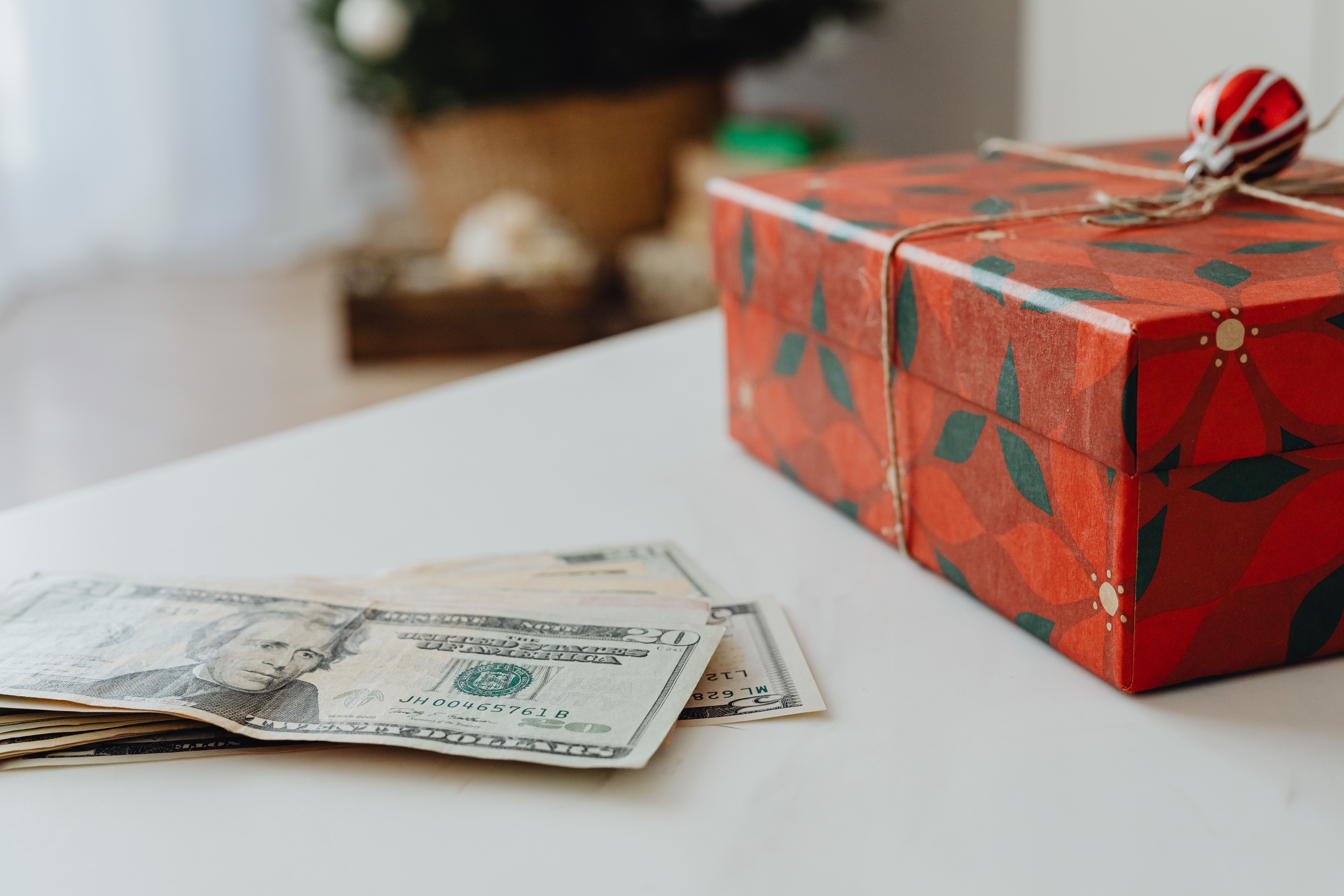 Plan Now, Enjoy Later: How to Build Your Holiday Budget Before the Spending Begins Image