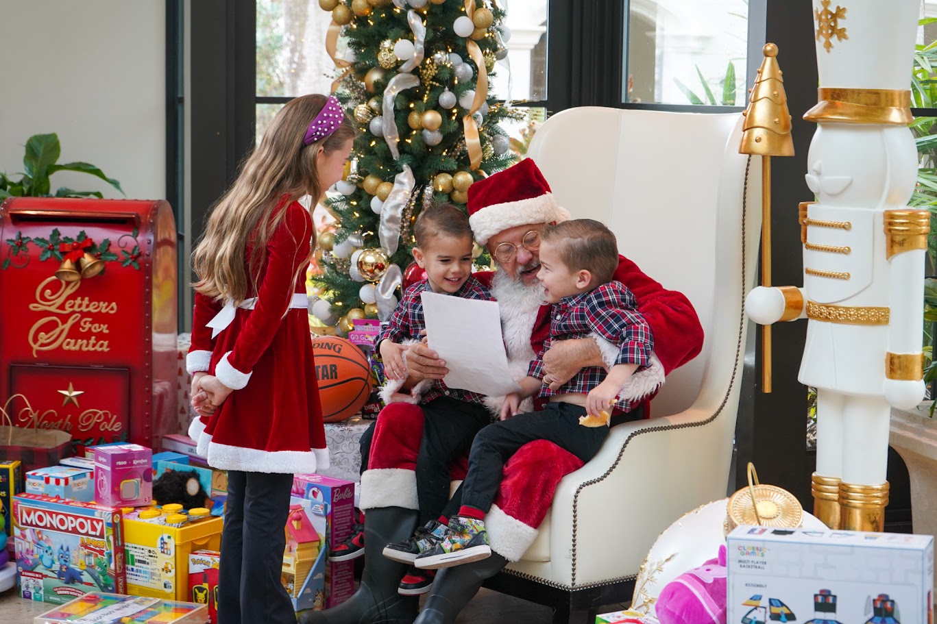 A Magical Brunch with Santa Image